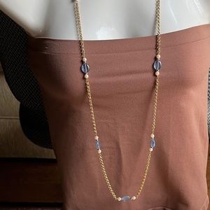 VINTAGE (1986) AVON VENETIAN TOUCH NECKLACE (LIGHT SAPPHIRE)
